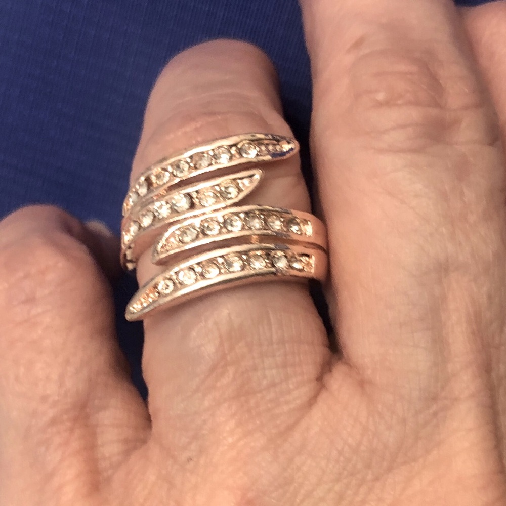 Rose Gold Ring ~with clear zirconia size 7 NWT - Picture 2 of 4